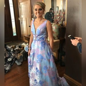 Morrell Maxie Prom dress size 0. Excellent condition!